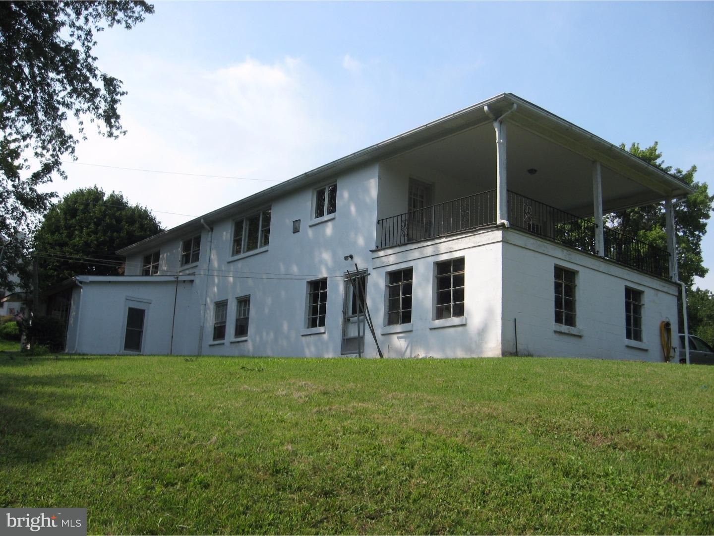 1128 West Meadowbrook Road Pottstown, PA 19465 - Photo 3 of 25 Gallery Image 3