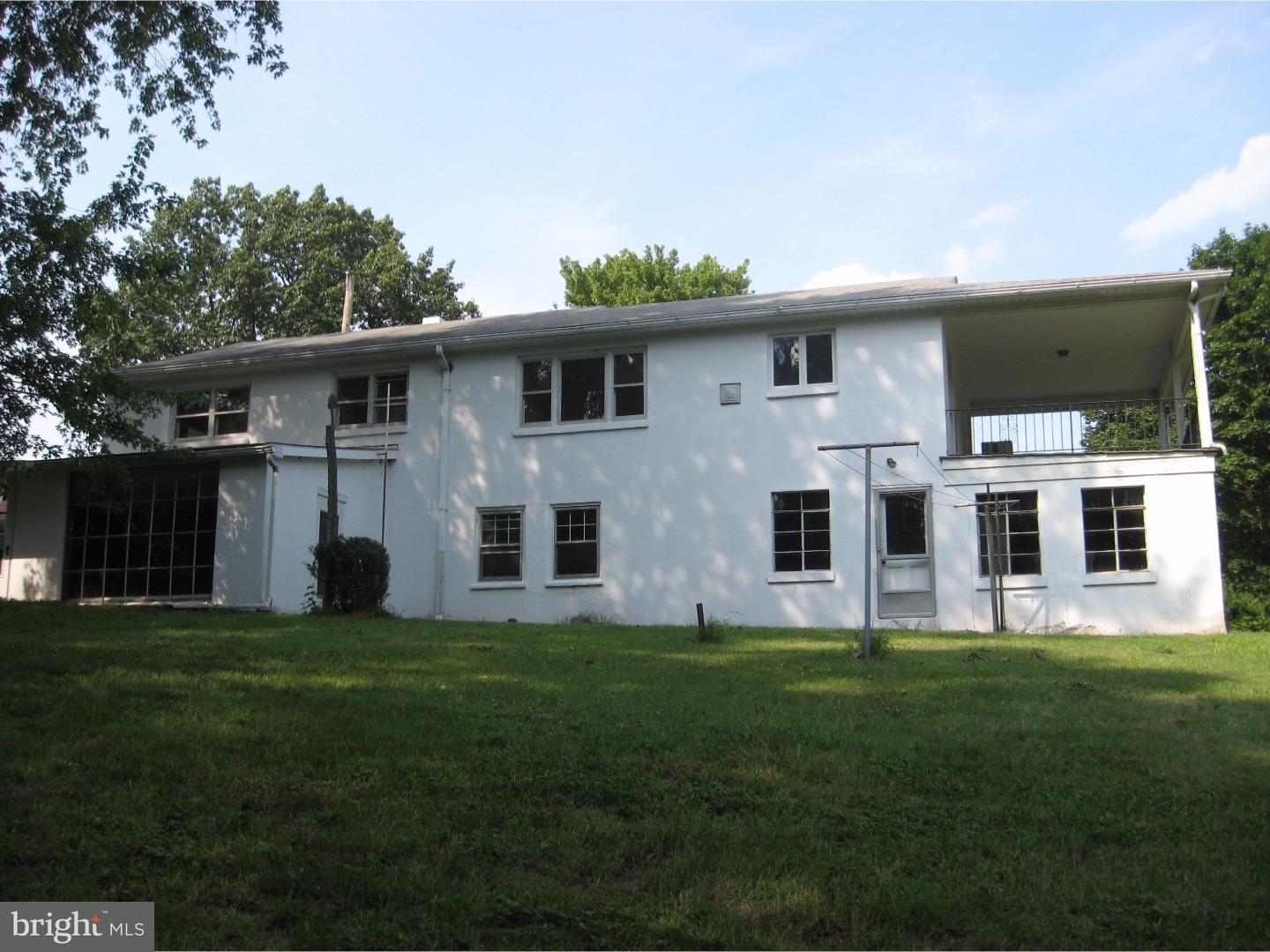 1128 West Meadowbrook Road Pottstown, PA 19465 - Photo 4 of 25 Gallery Image 4