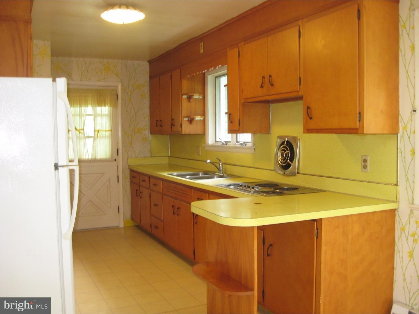 1128 West Meadowbrook Road Pottstown, PA 19465 - Photo 10 of 25 Gallery Image 10