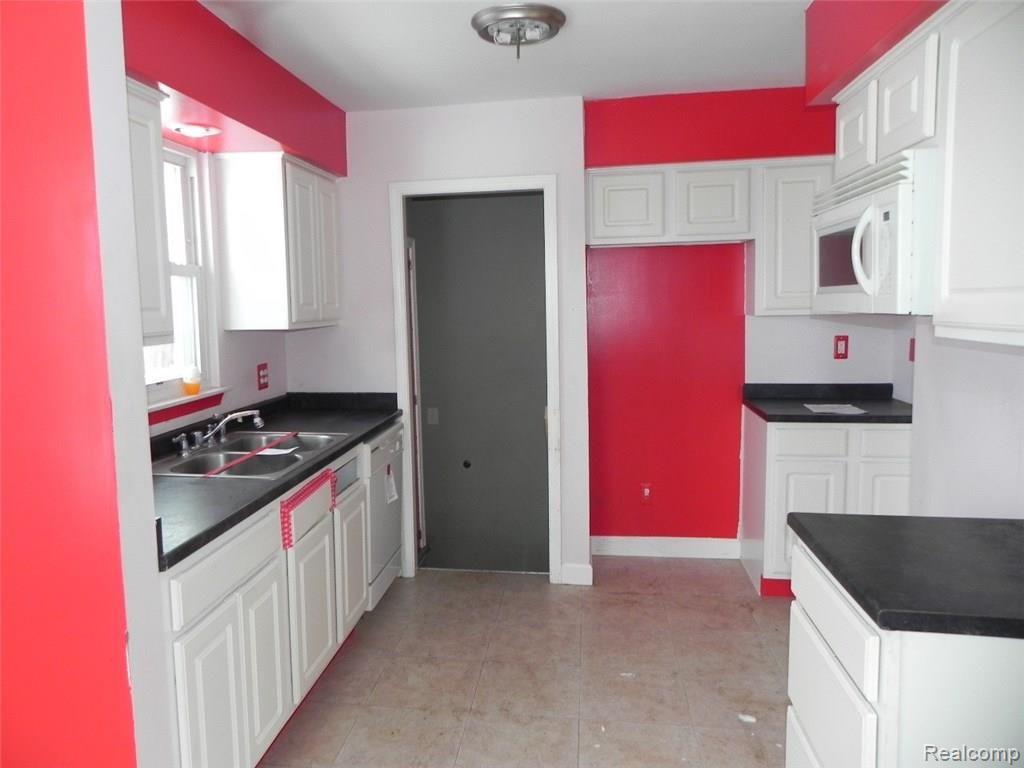 887 Sherbourne Street Inkster, MI 48141 - Photo 15 of 29 DSCN0956.JPG