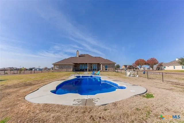 $545,000 | 304 Hatter Drive, Moody, TX 76557