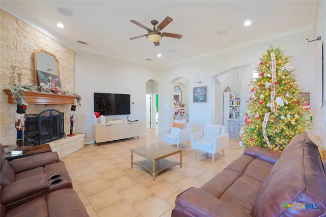 $545,000 | 304 Hatter Drive, Moody, TX 76557