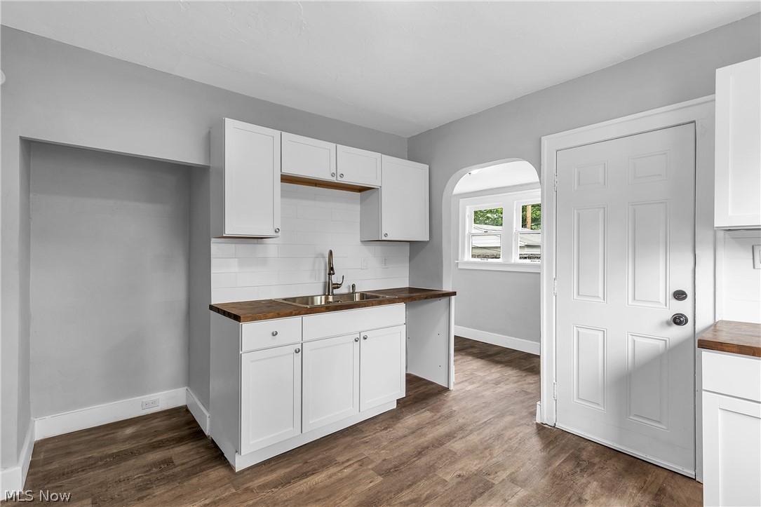 4002 Navahoe Road Cleveland Heights, OH 44121 - Photo 16 of 34