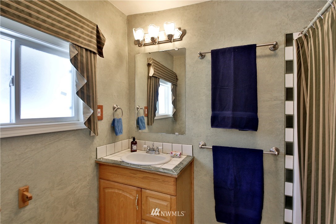 6544 Humphrey Road Clinton, WA 98236 - Photo 13 of 22 Gallery Image 13