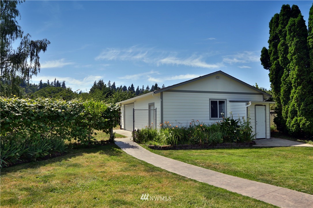 6544 Humphrey Road Clinton, WA 98236 - Photo 18 of 22 Gallery Image 18