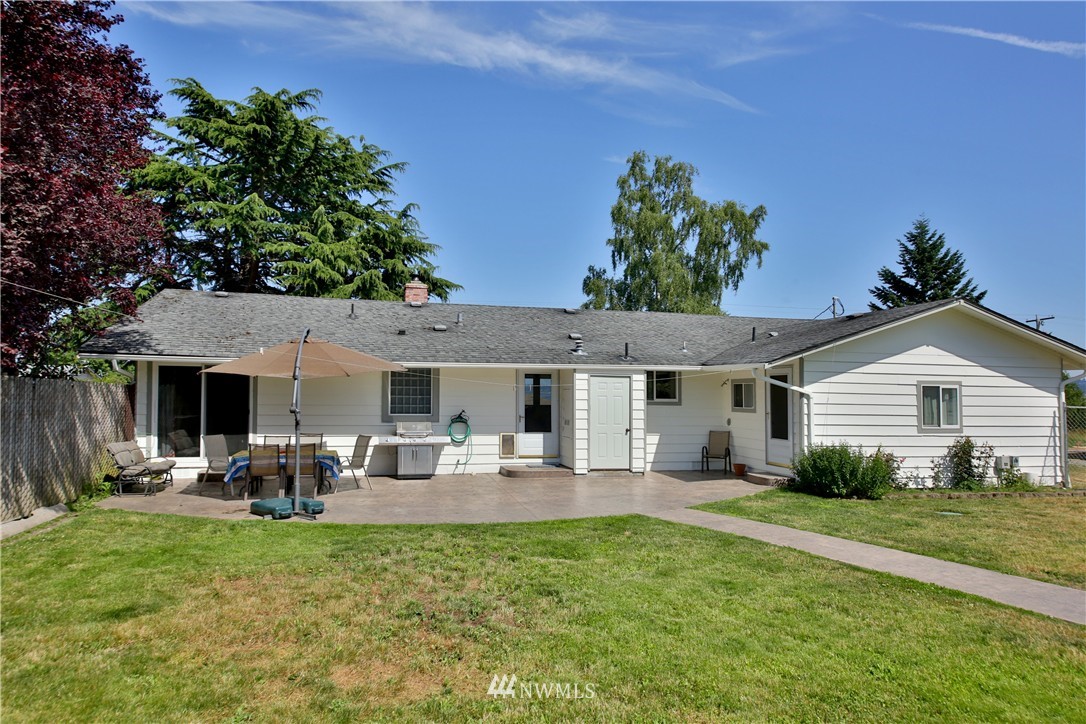 6544 Humphrey Road Clinton, WA 98236 - Photo 3 of 22 Gallery Image 3