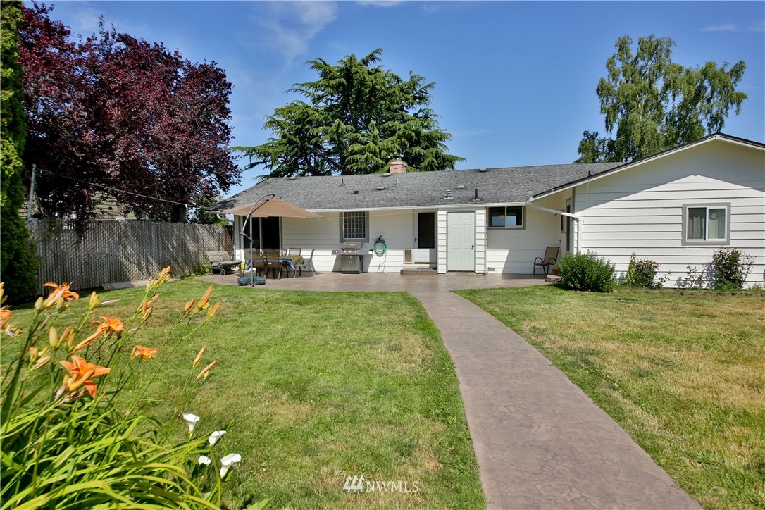 6544 Humphrey Road Clinton, WA 98236 - Photo 4 of 22 Gallery Image 4