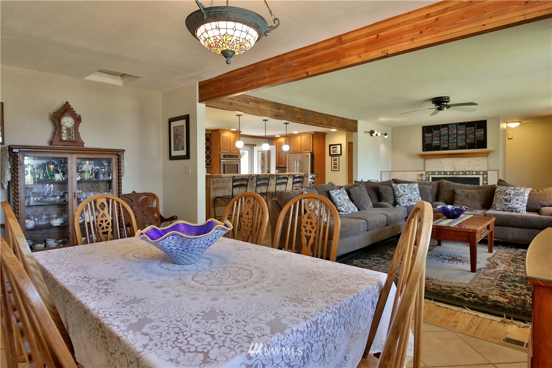 6544 Humphrey Road Clinton, WA 98236 - Photo 6 of 22 Gallery Image 6