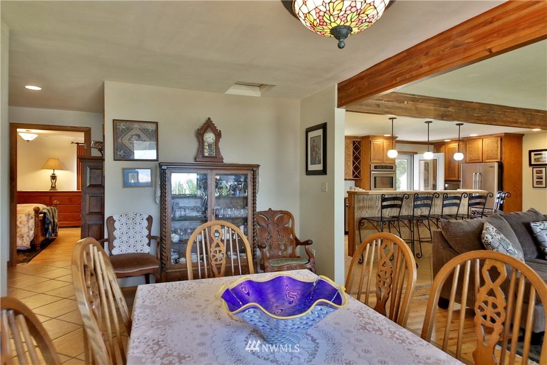 6544 Humphrey Road Clinton, WA 98236 - Photo 7 of 22 Gallery Image 7