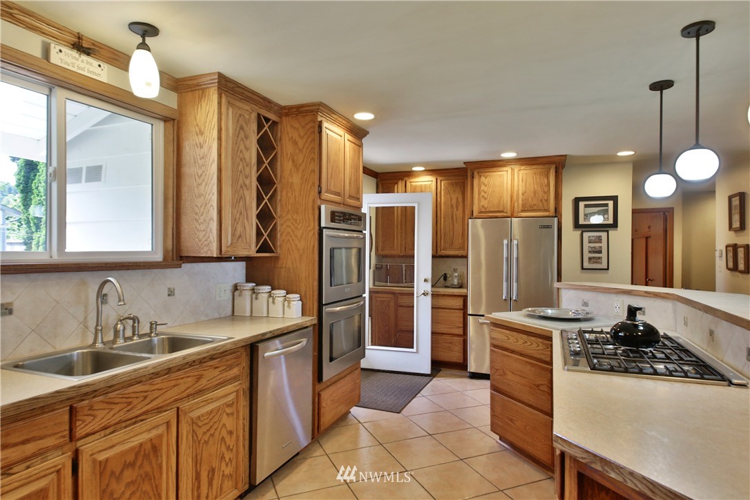 6544 Humphrey Road Clinton, WA 98236 - Photo 8 of 22 Gallery Image 8