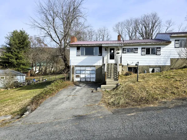 $89,900 | 723 North Greenbrier Avenue, Covington, VA 24426