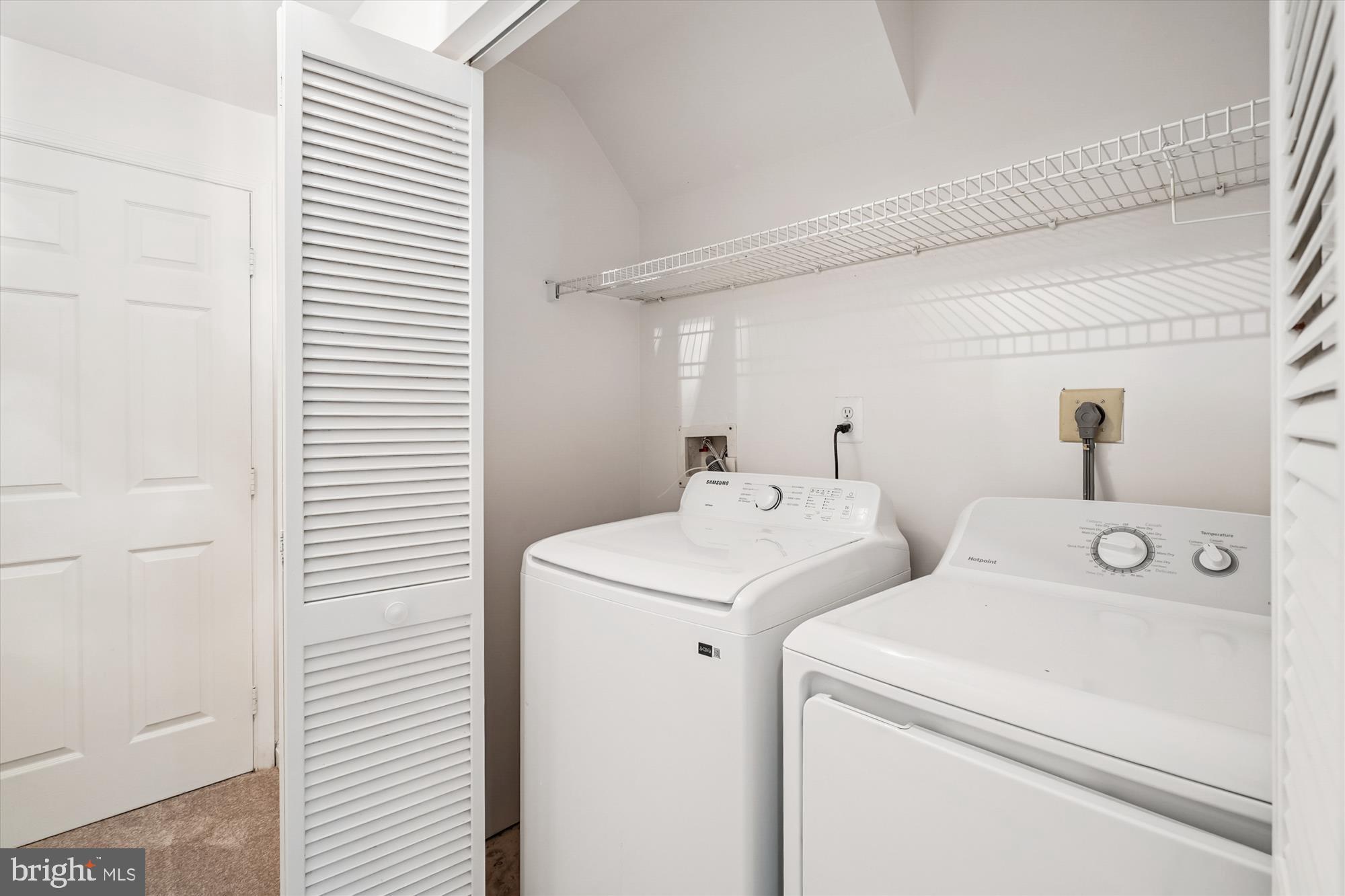 3281 Gina Place Woodbridge, VA 22193 - Photo 20 of 27 a utility room with dryer and washer
