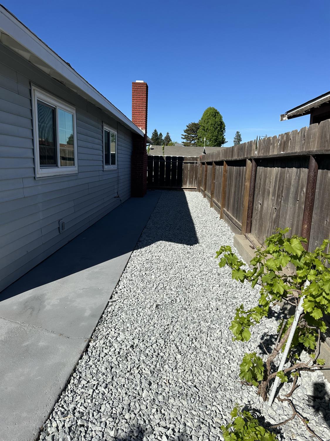 2160 Georgia Way Turlock, CA 95382 - Photo 14 of 25 a view of a backyard