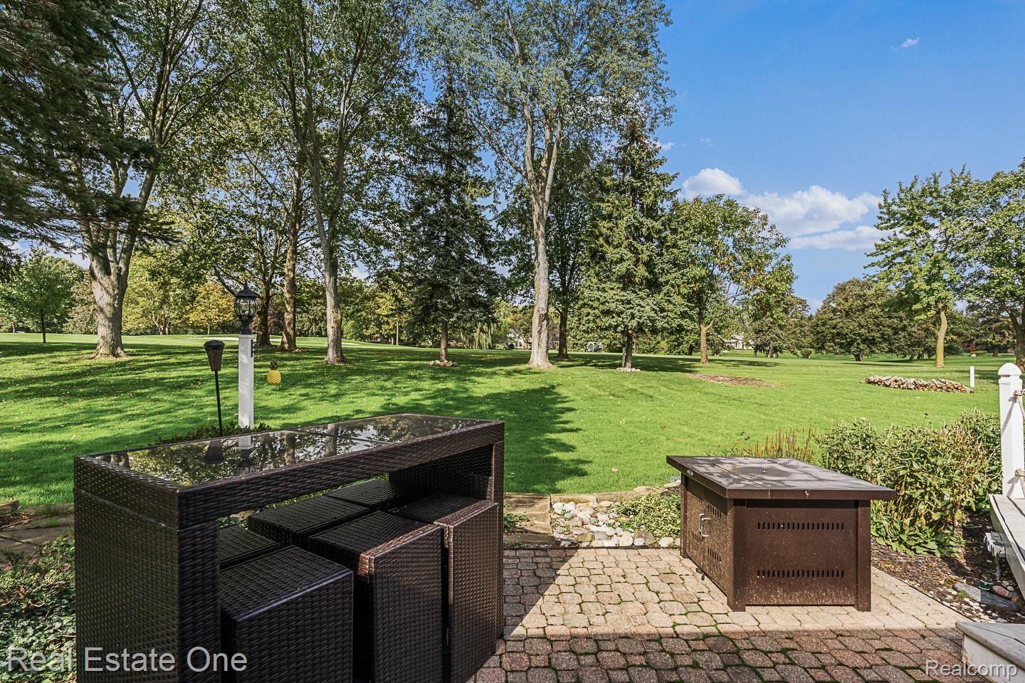1380 Chestnut Circle Rochester, MI 48309 - Photo 34 of 46 Patio