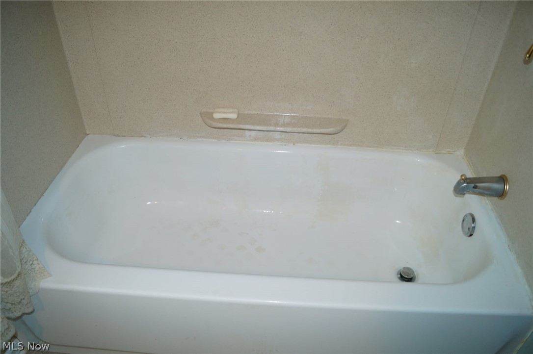 1479 Sheffield Road Cleveland, OH 44121 - Photo 26 of 35