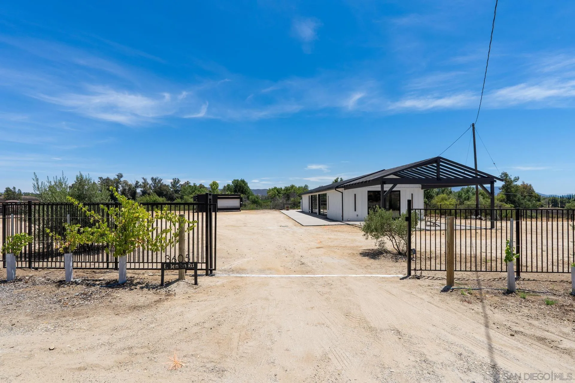 36051 East Benton Road, Unit 1 Temecula, CA 92592 - Photo 34 of 42