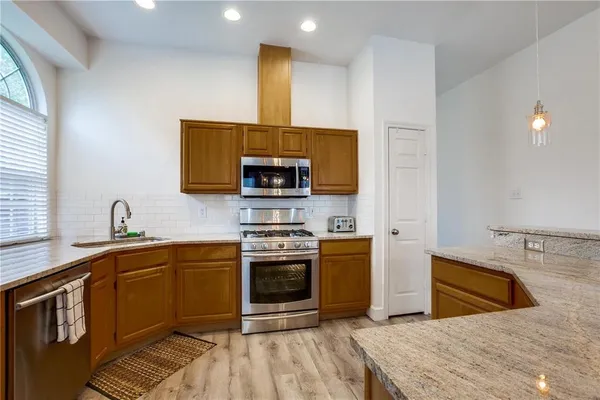 $3,000 | 3306 Ashleaf Drive, Carrollton, TX 75007