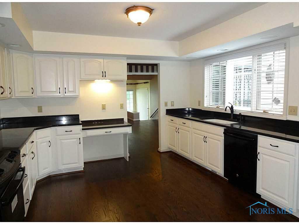 3827 River Road Toledo, OH 43614 - Photo 9 of 18 Gallery Image 9