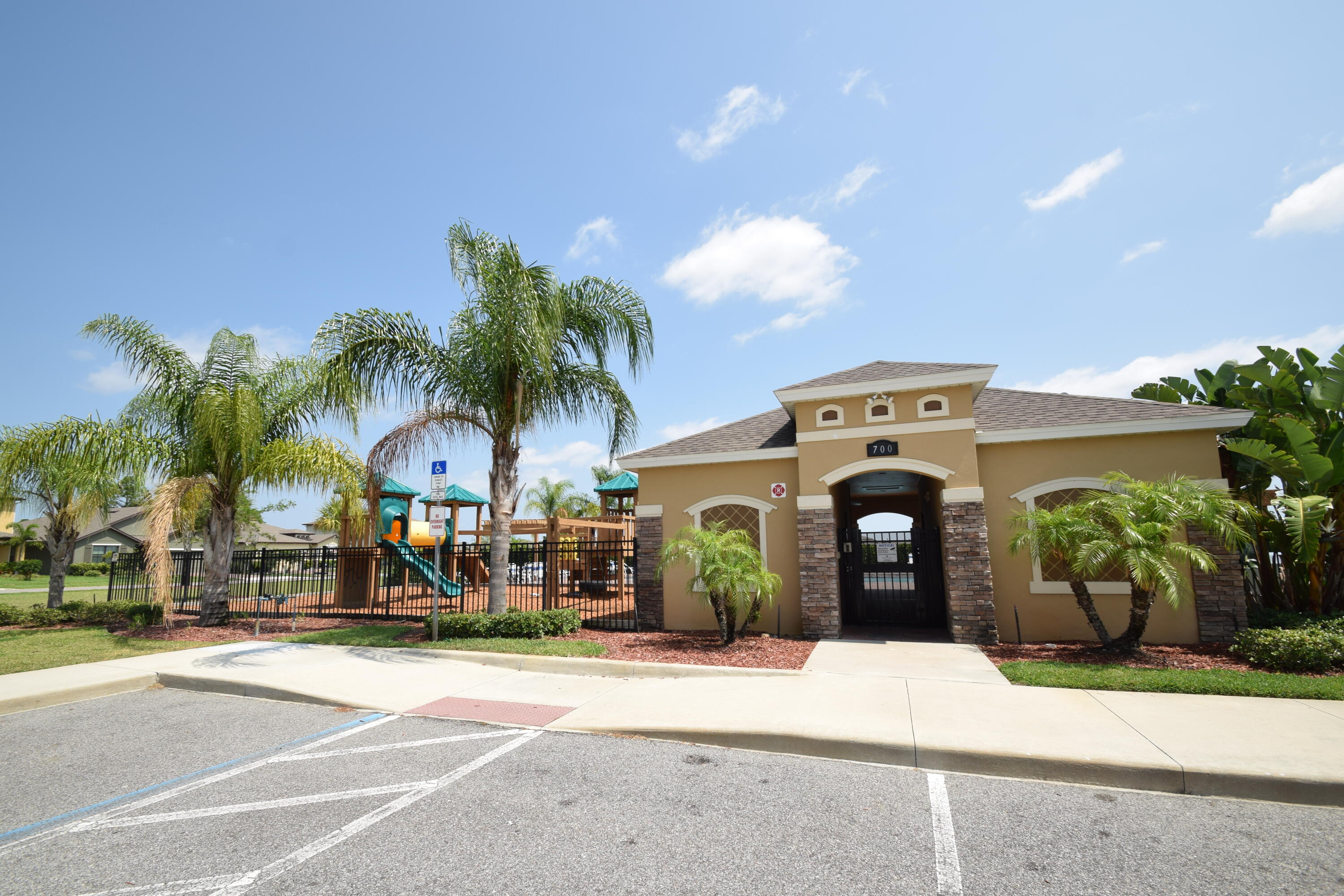 694 Old Country Rd S East Palm Bay, FL 32909 - Photo 34 of 42 Amenities