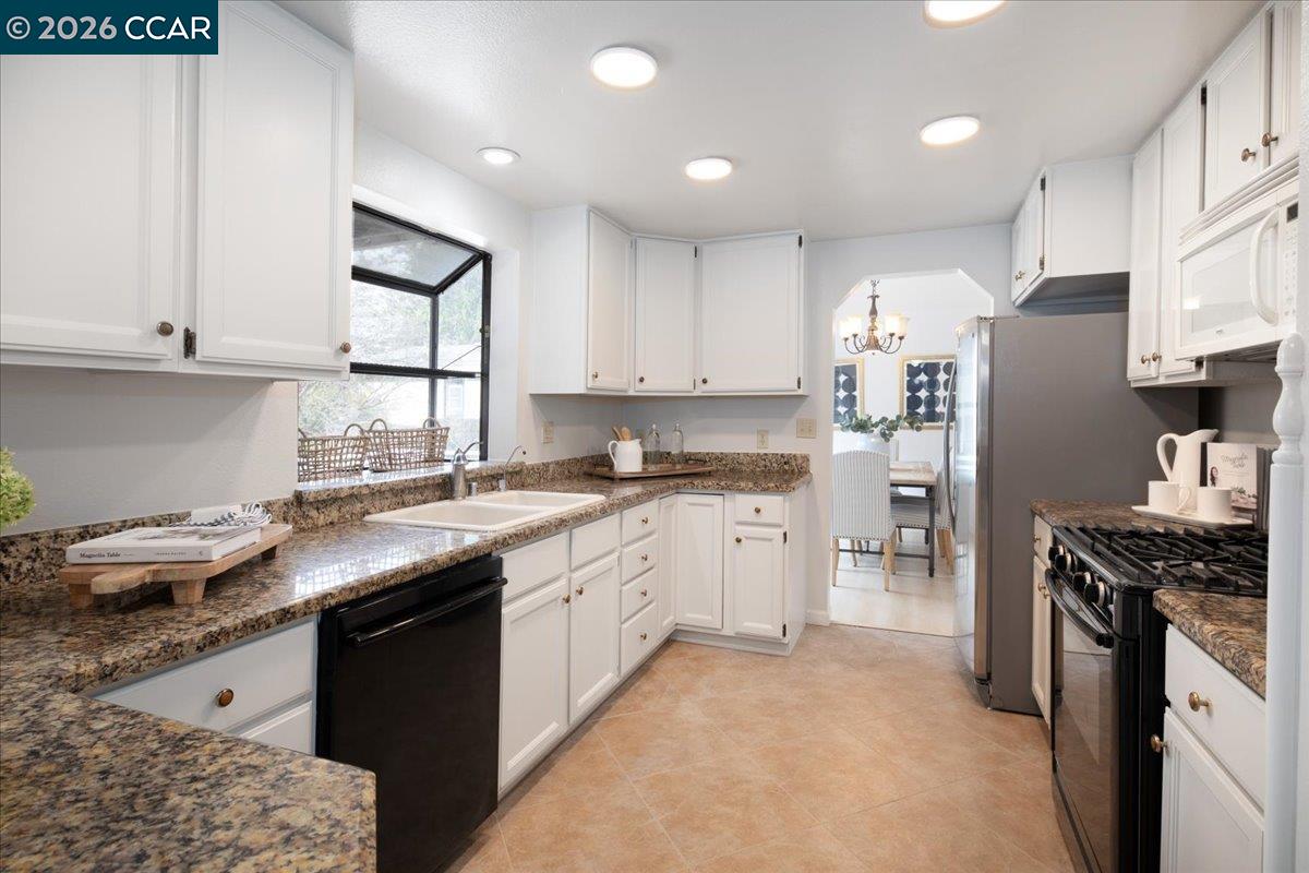 15 Aspen Court El Sobrante, CA 94803 - Photo 7 of 25