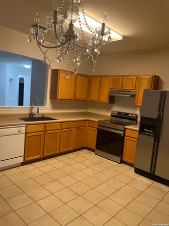 $1,700 | 9710 Country Shadow, San Antonio, TX 78254