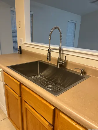 $1,700 | 9710 Country Shadow, San Antonio, TX 78254