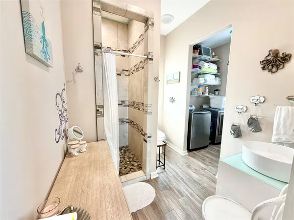 $2,000 | 1051 Honeysuckle, Crystal Beach, TX 77650