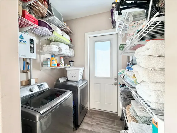 $2,000 | 1051 Honeysuckle, Crystal Beach, TX 77650