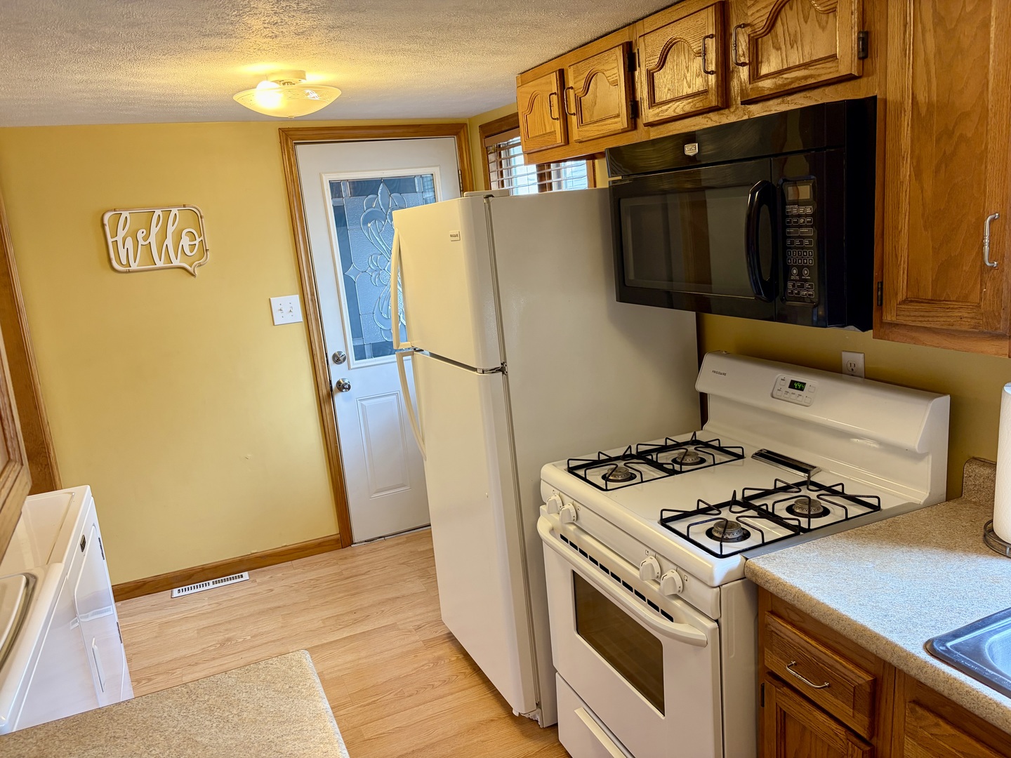 221 North George Street Clinton, IL 61727 - Photo 12 of 32