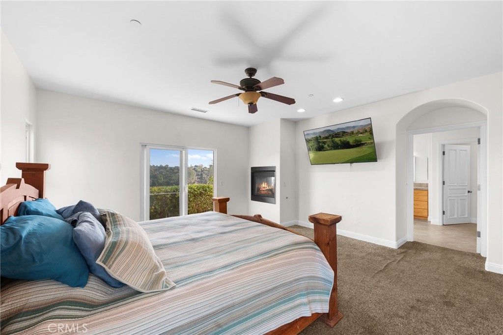 2240 Aqua Hill Road Fallbrook, CA 92028 - Photo 23 of 54 PRIMARY BEDROOM