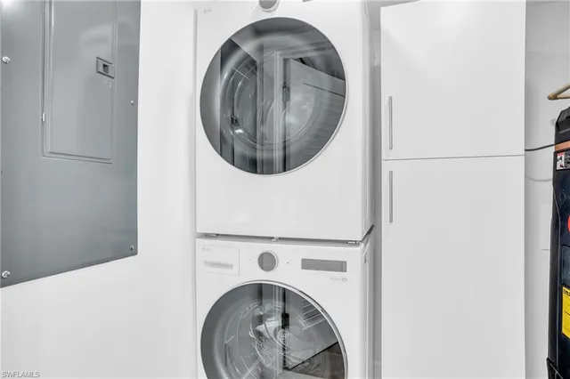 a close up view of a washer and dryer