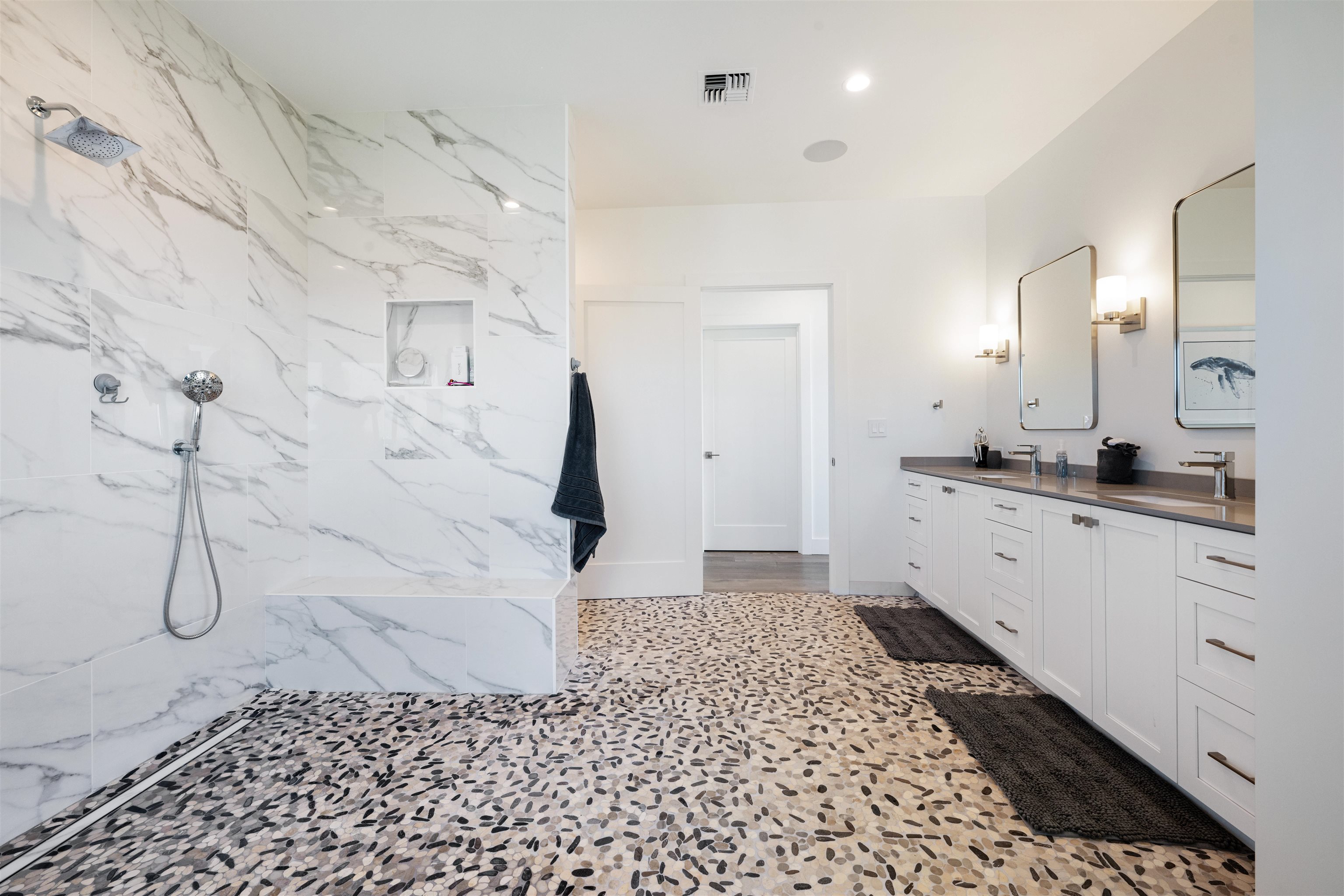804 Anapuni Loop Lahaina, HI 96761 - Photo 23 of 49 a bathroom with a sink and a shower