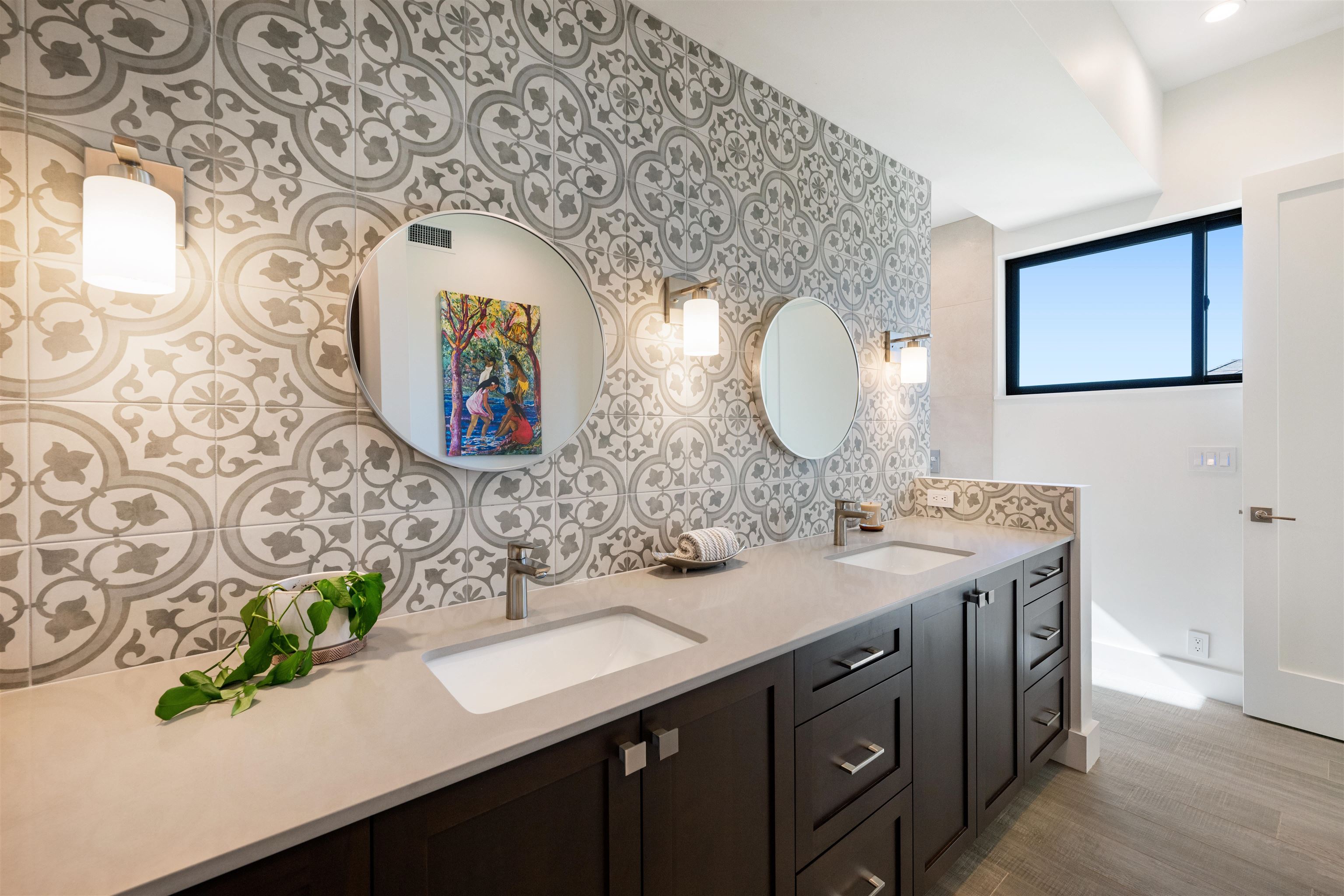804 Anapuni Loop Lahaina, HI 96761 - Photo 28 of 49 a bathroom with a sink and a mirror