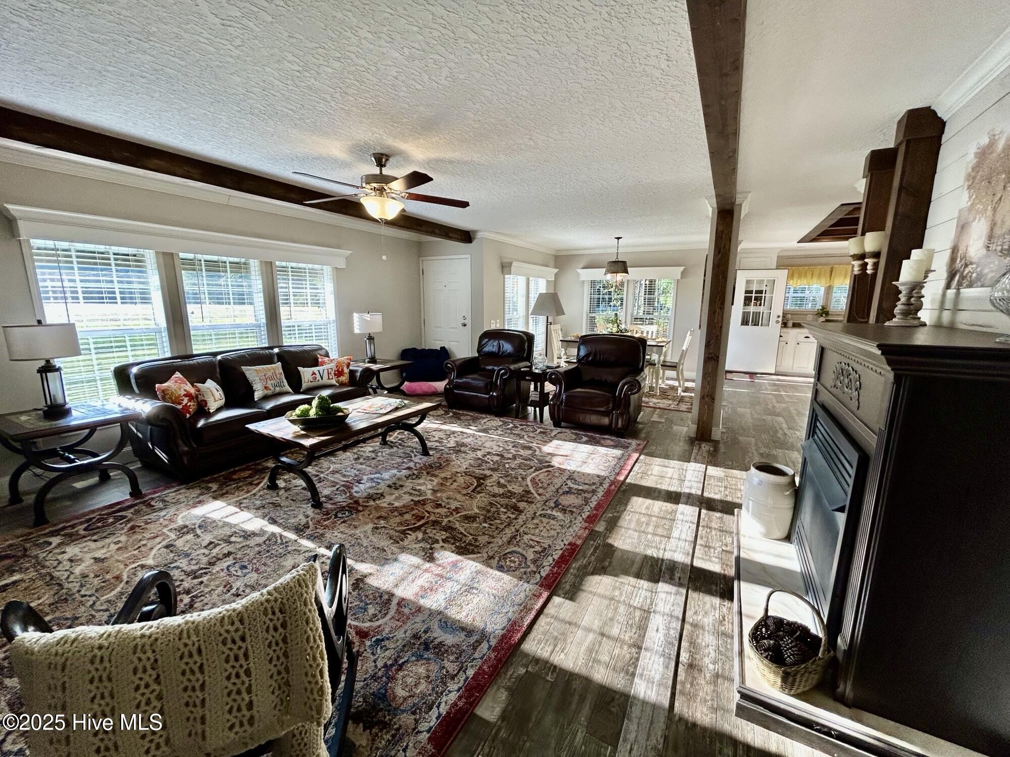 14481 Airbase Road Maxton, NC 28364 - Photo 8 of 24 Great Room