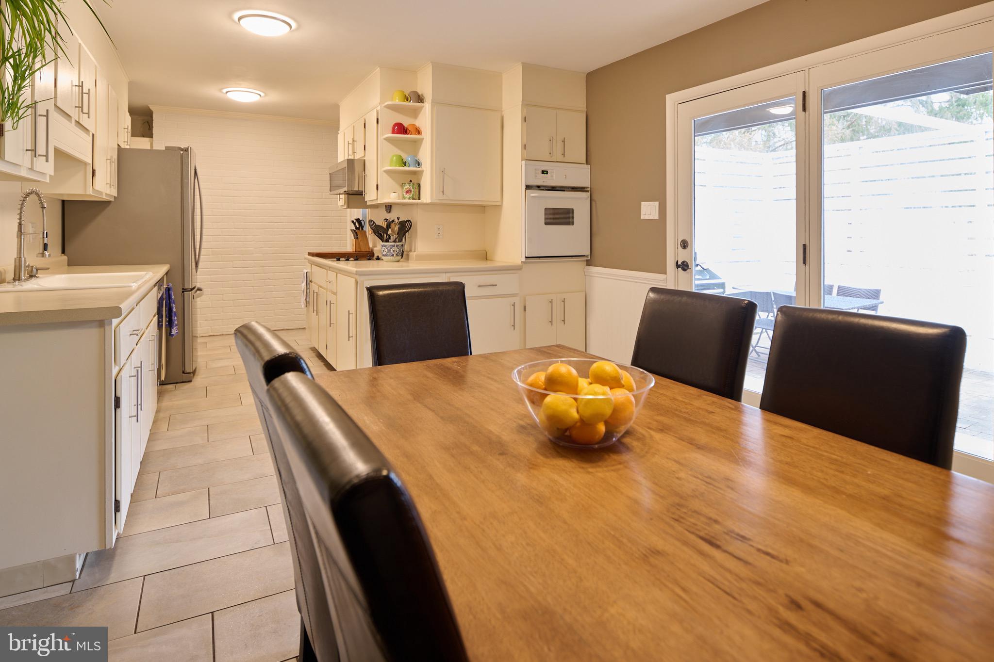 1612 Elizabeth Road State College, PA 16801 - Photo 17 of 71 Check in with the cook while enjoying table talk