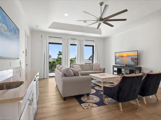 $3,750,000 | 1812 Maywood Court, Marco Island, FL 34145