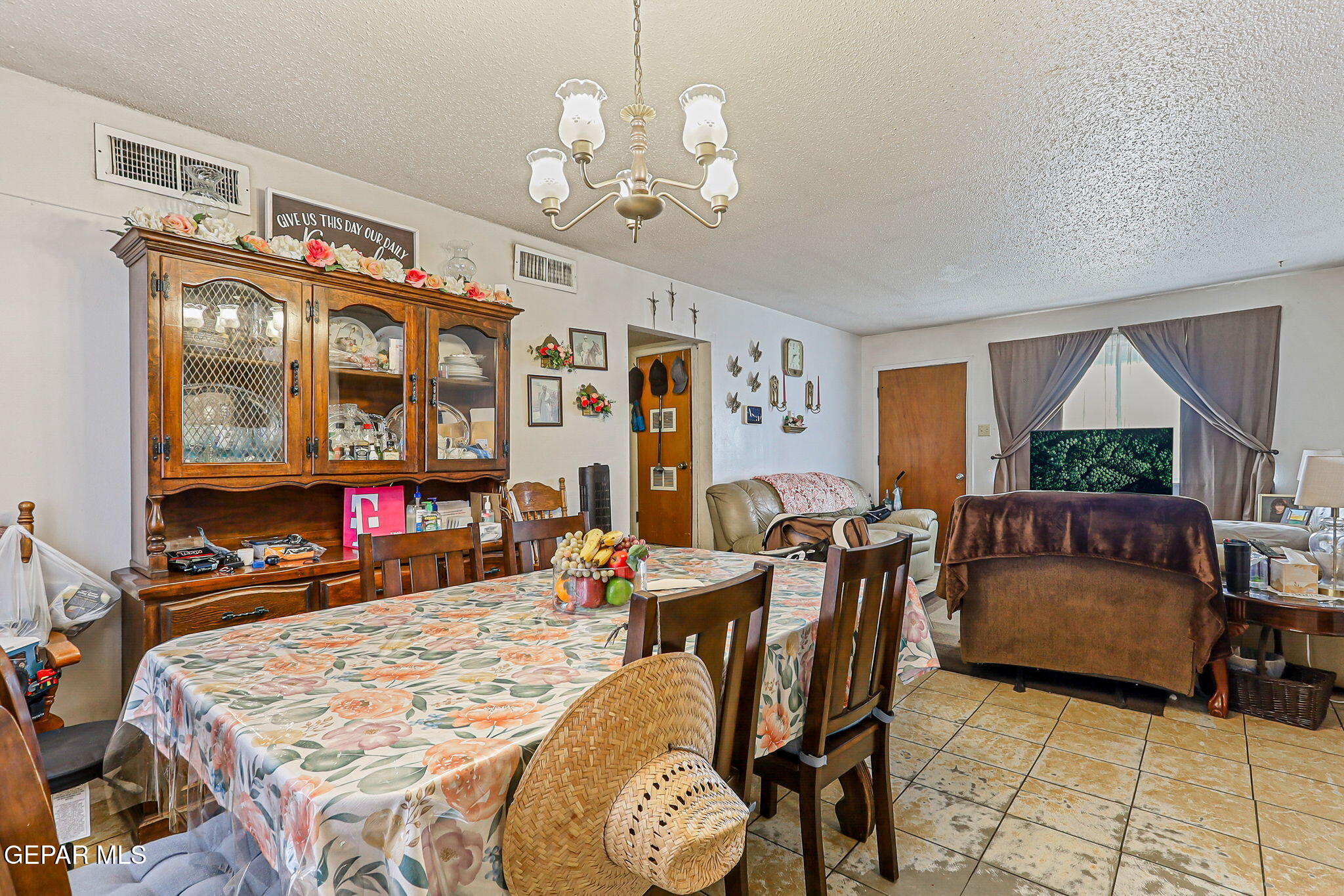 9333 Socorro Road El Paso, TX 79907 - Photo 7 of 38 20-web-or-mls-IMG_1862