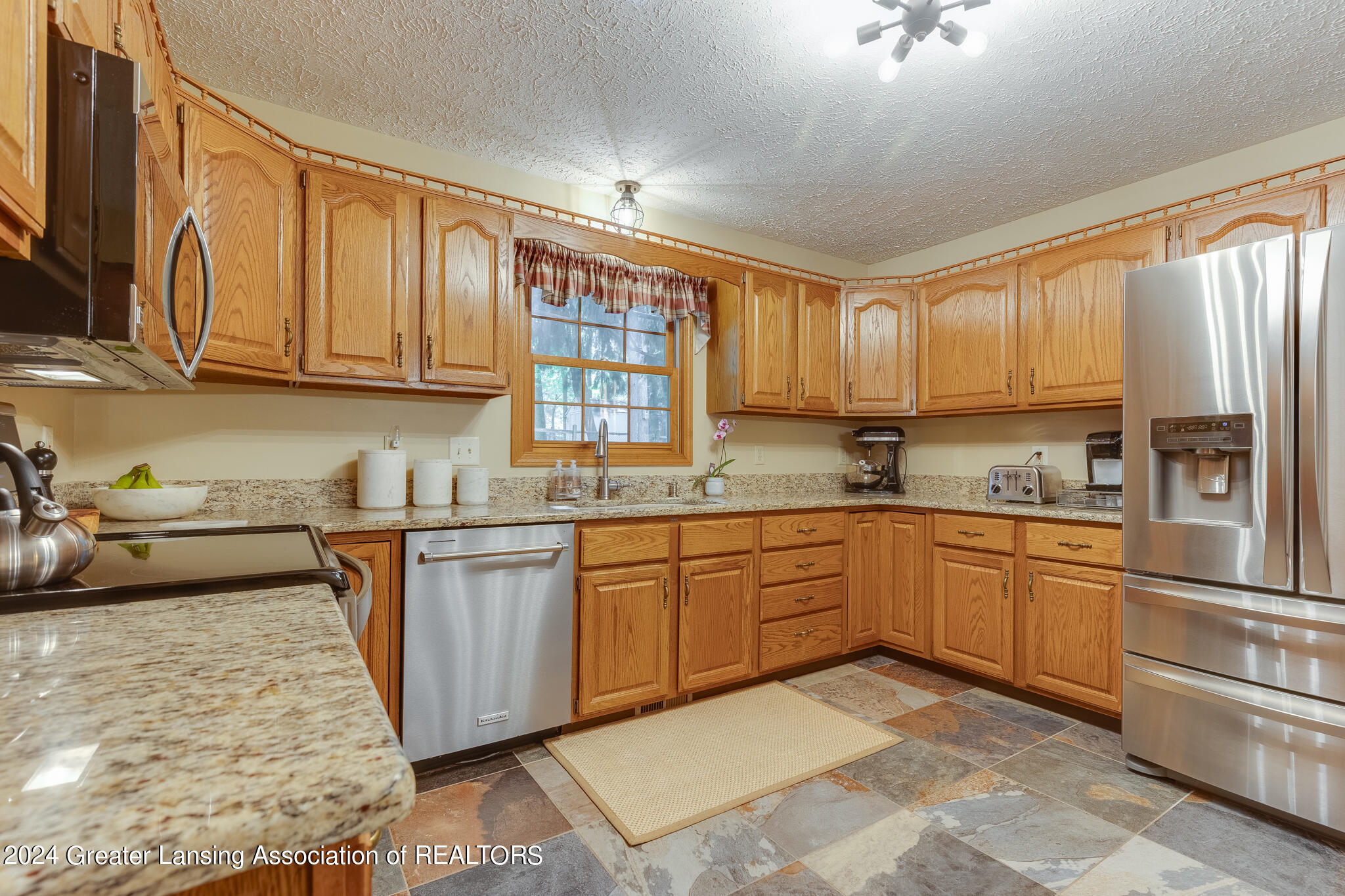 3933 West Herbison Road Dewitt, MI 48820 - Photo 11 of 56 3933_W_Herbison_BROCK-34