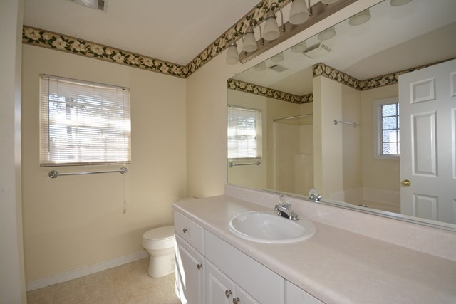 4513 Castle Rock Road Augusta, GA 30909 - Photo 14 of 19 Owner bath