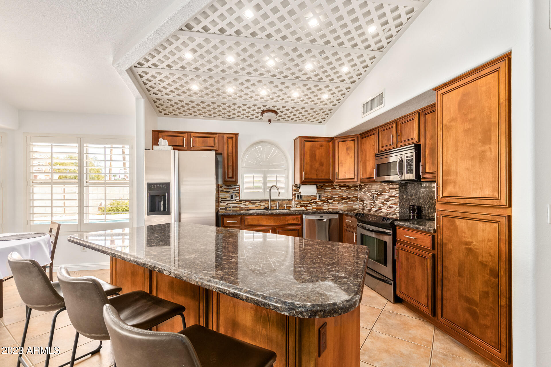 7602 West Calavar Road Peoria, AZ 85381 - Photo 23 of 44 Kitchen