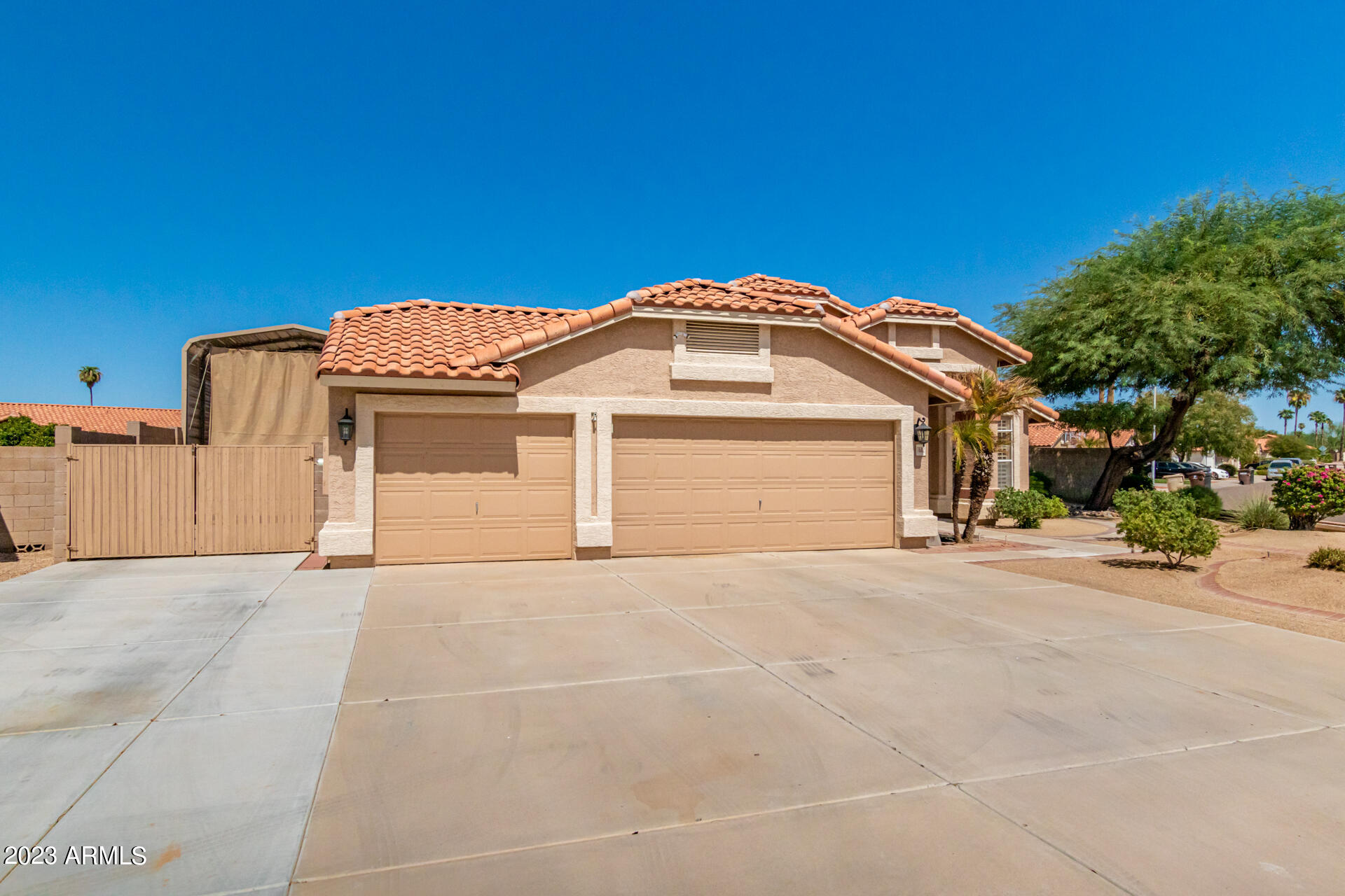 7602 West Calavar Road Peoria, AZ 85381 - Photo 44 of 44 RV Gate