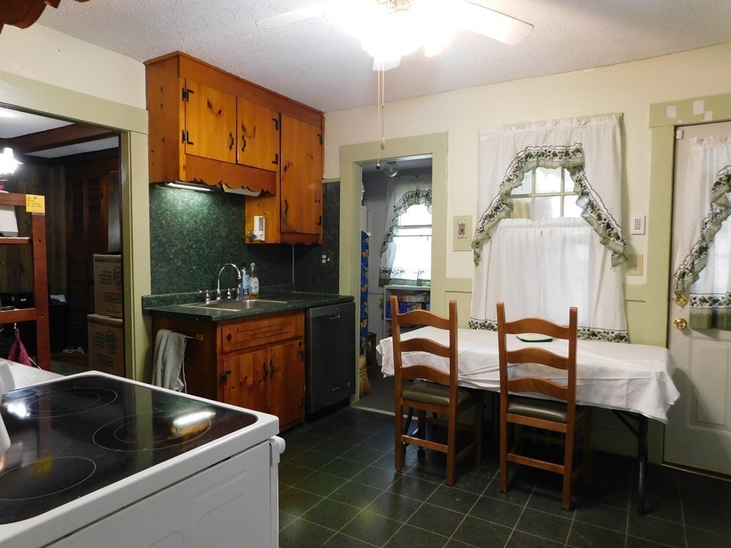 1455 Bay Street Springfield, MA 01109 - Photo 6 of 21 Gallery Image 6