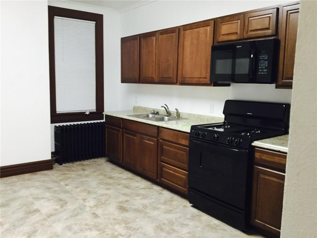 820 Rose Street McKees Rocks, PA 15136 - Photo 3 of 18
