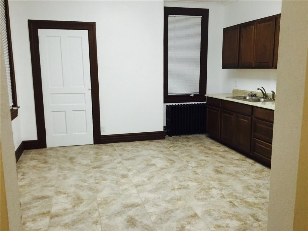 820 Rose Street McKees Rocks, PA 15136 - Photo 4 of 18
