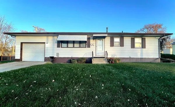 $130,000 | 1219 South Newton Avenue, Albert Lea, MN 56007