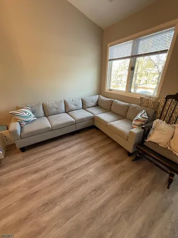 $2,125 | 6 Troon Terrace, Annandale, NJ 08801