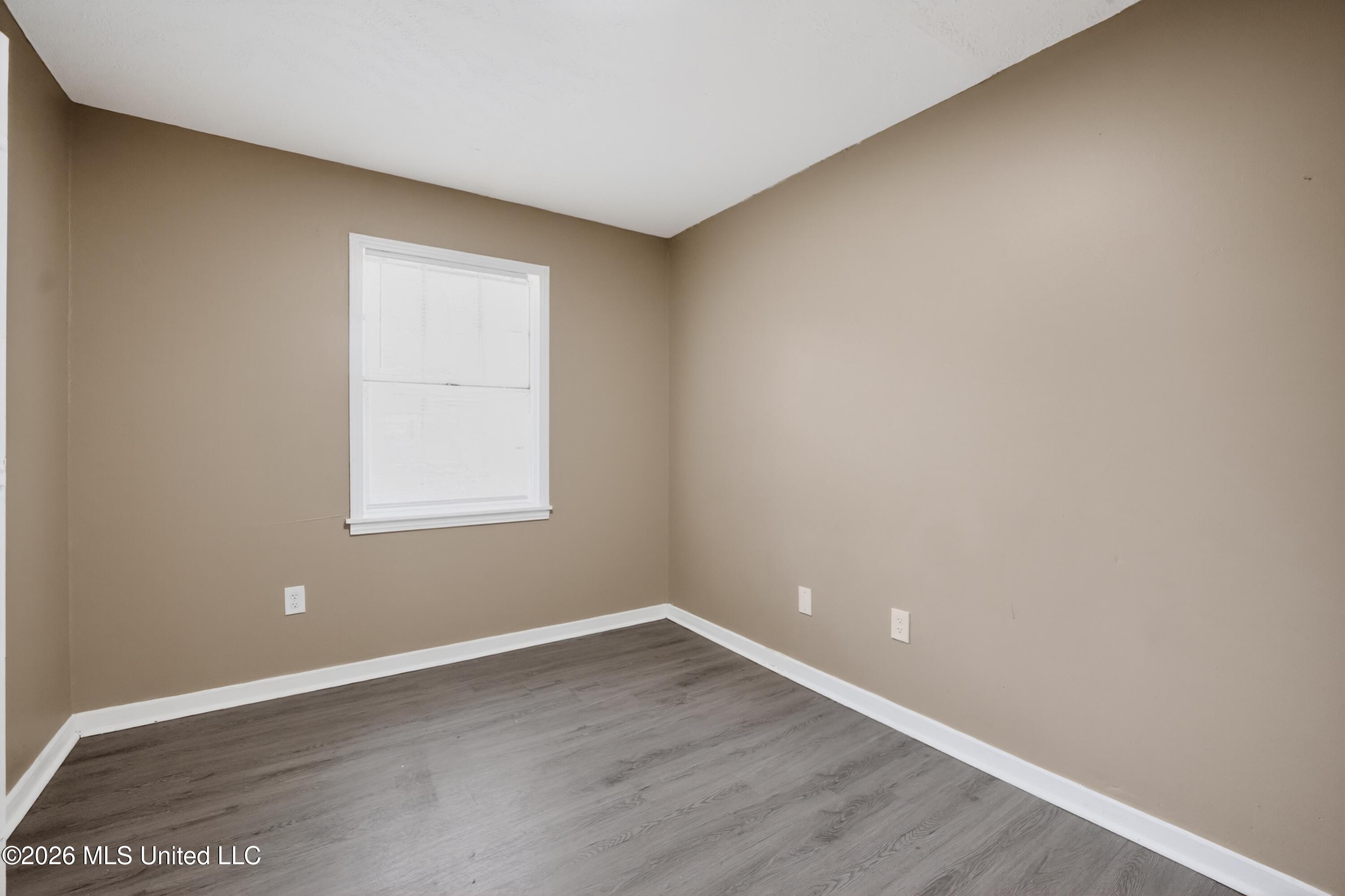 6578 Van Buren Road Jackson, MS 39213 - Photo 10 of 42 10_6578_Van_Buren_Rd-Living_room-7262