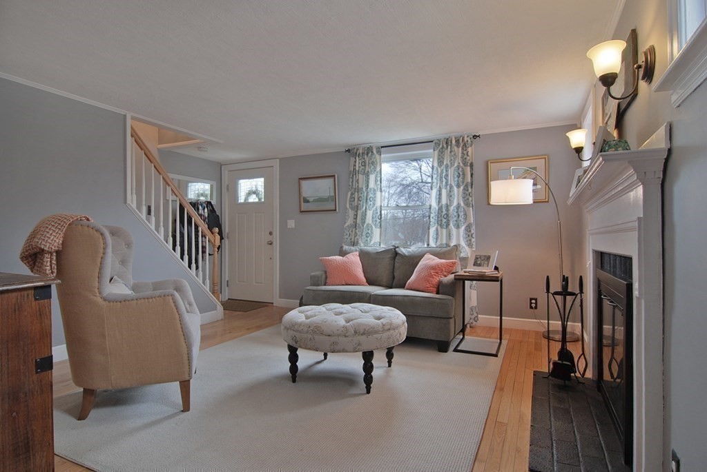 58 Wesley Road Framingham, MA 01701 - Photo 5 of 15