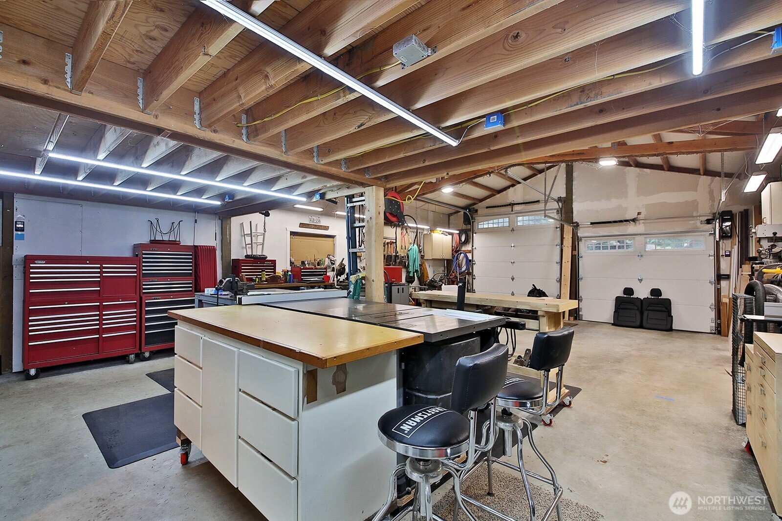 2999 Saratoga Road Langley, WA 98260 - Photo 36 of 40 a view of a room with gym equipment