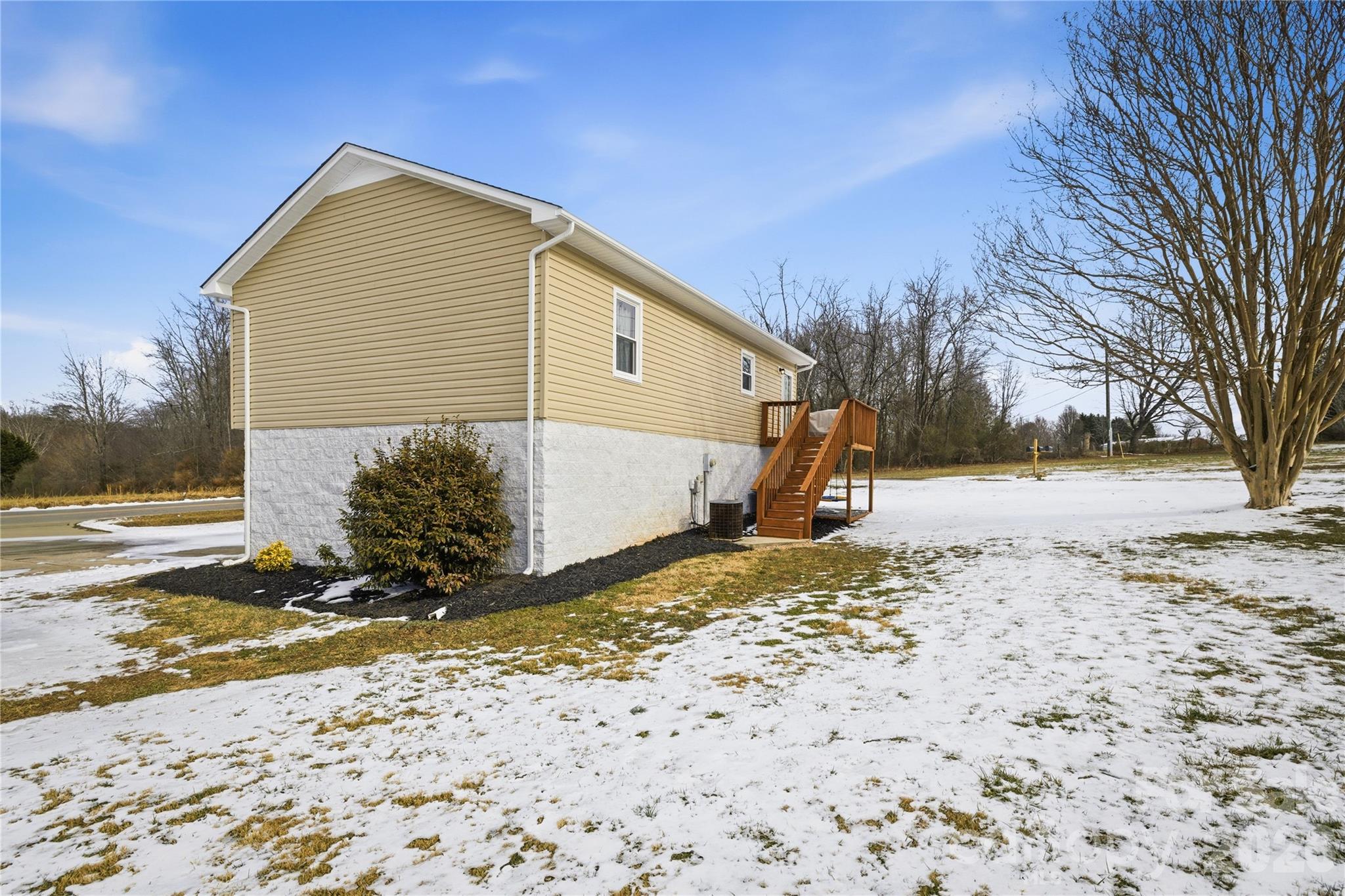 3375 Clarks Chapel Road Lenoir, NC 28645 - Photo 4 of 24 Gallery Image 4